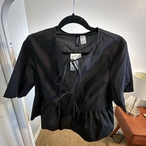 H&M Black 3/4 Sleeve Tie Front Peplum Blouse